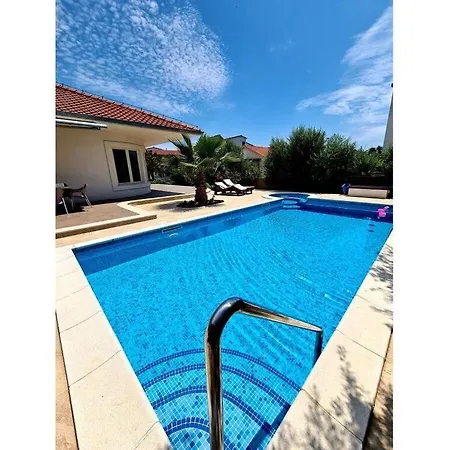 Stela Comfortable Villa *