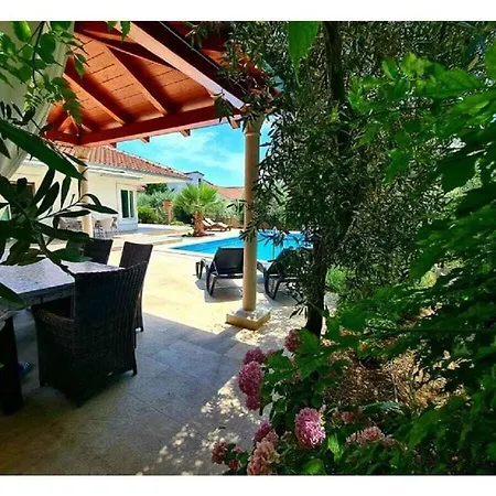 Stela Comfortable Villa *