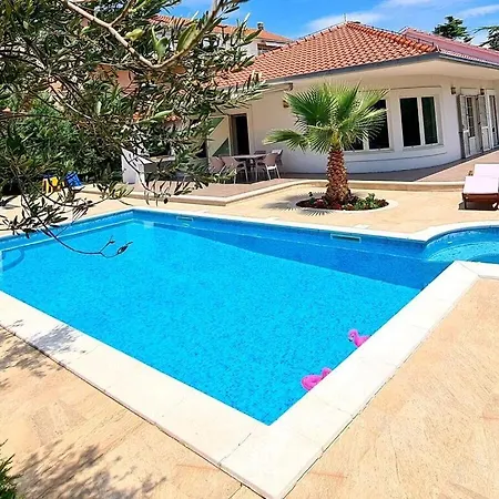 Stela Comfortable Villa *